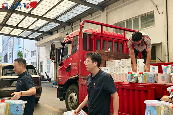 西朗送清凉抵达邮政快递站点 西朗送清凉抵达邮政快递站点